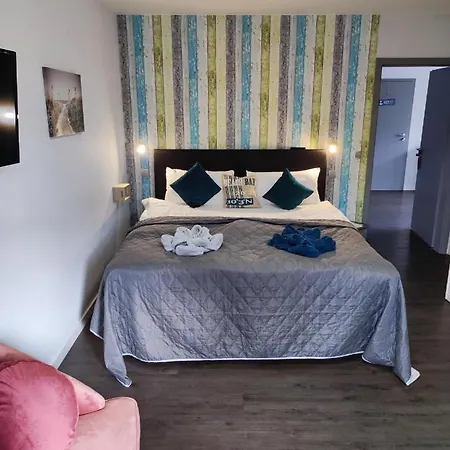 Bed & Breakfast Zur Perle 4*